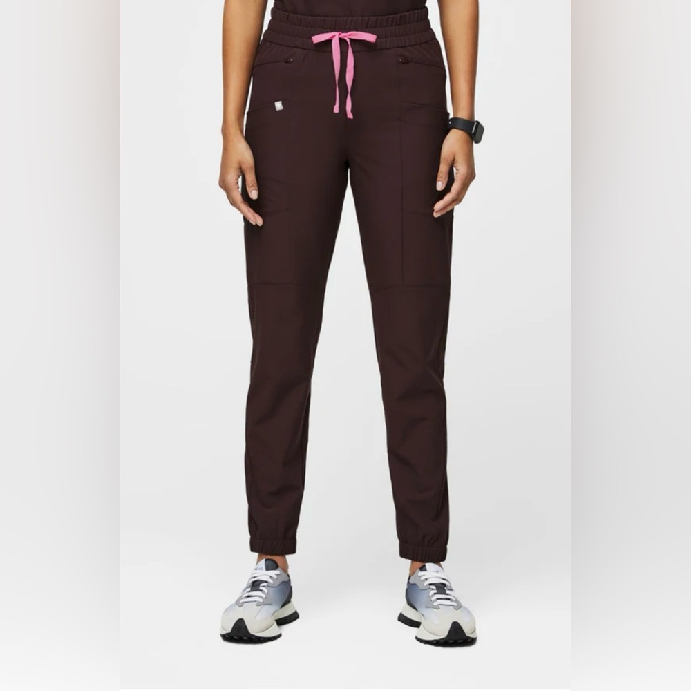 Figs Women's High Waisted Alexandria FREEx Jogger Scrub Pants Medium
